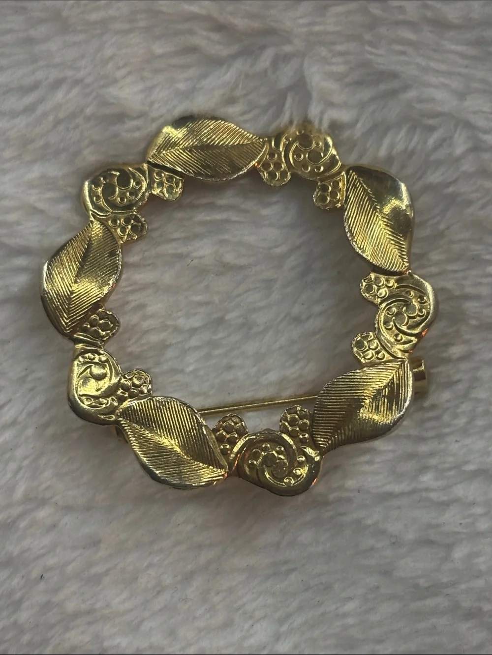 Gold Leaf Wreath Brooch - Women Jewelry